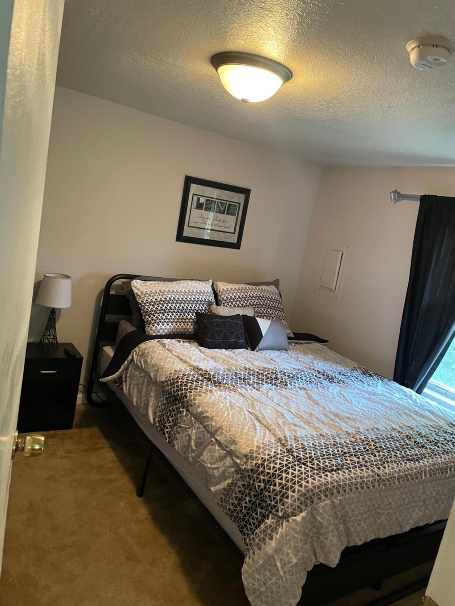 Cozy 1 Bed ~ Close To Soaring Eagle And Downtown Mount Pleasant Exteriör bild